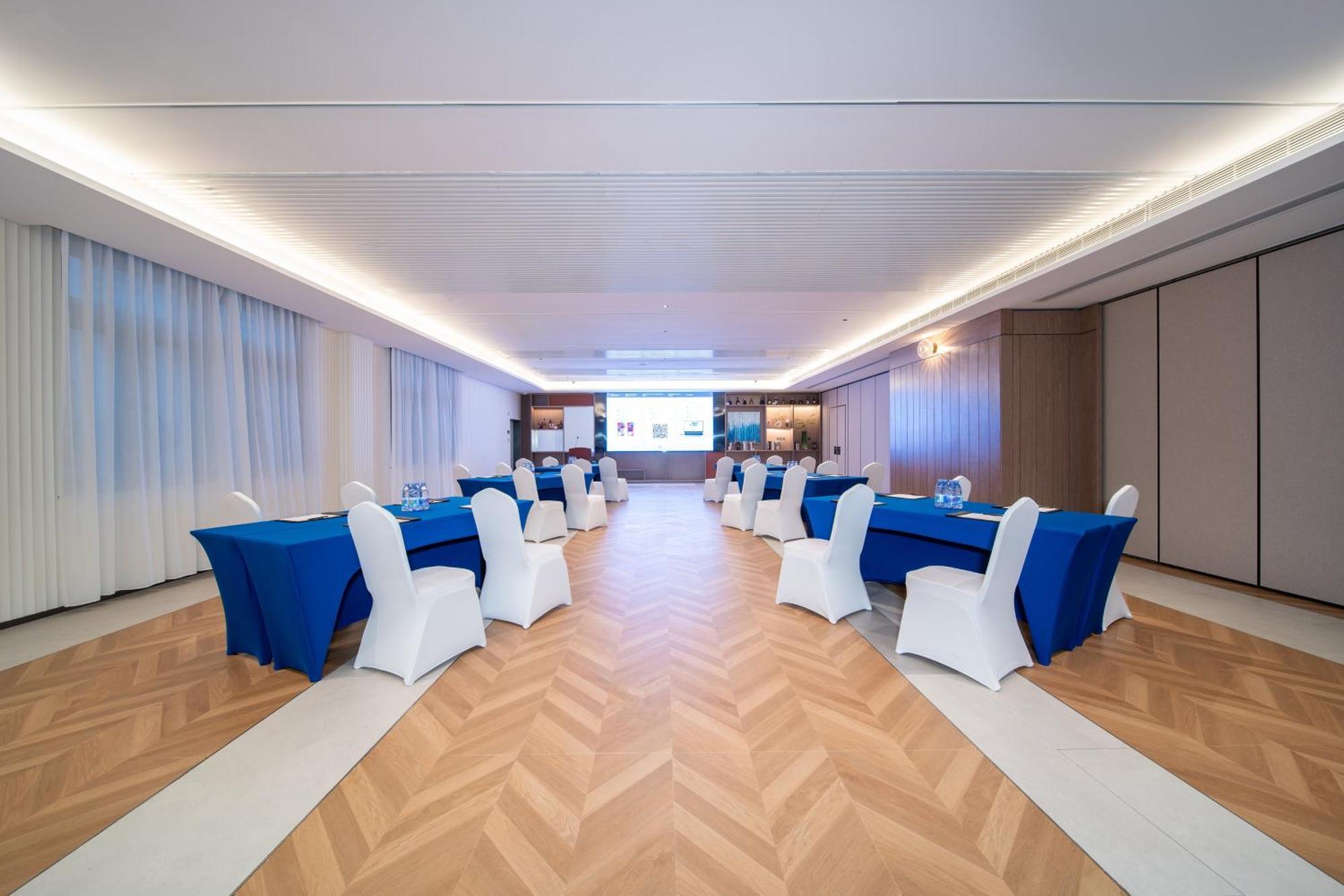 Holiday Inn Express Shanghai Pujiang Lianhang Road By Ihg Exterior foto