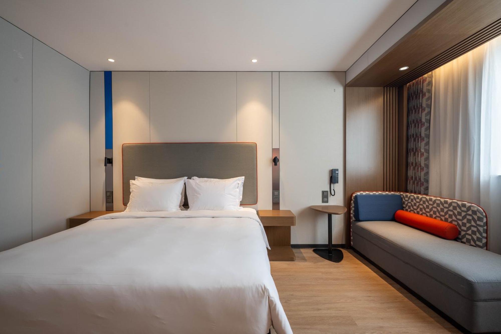 Holiday Inn Express Shanghai Pujiang Lianhang Road By Ihg Exterior foto