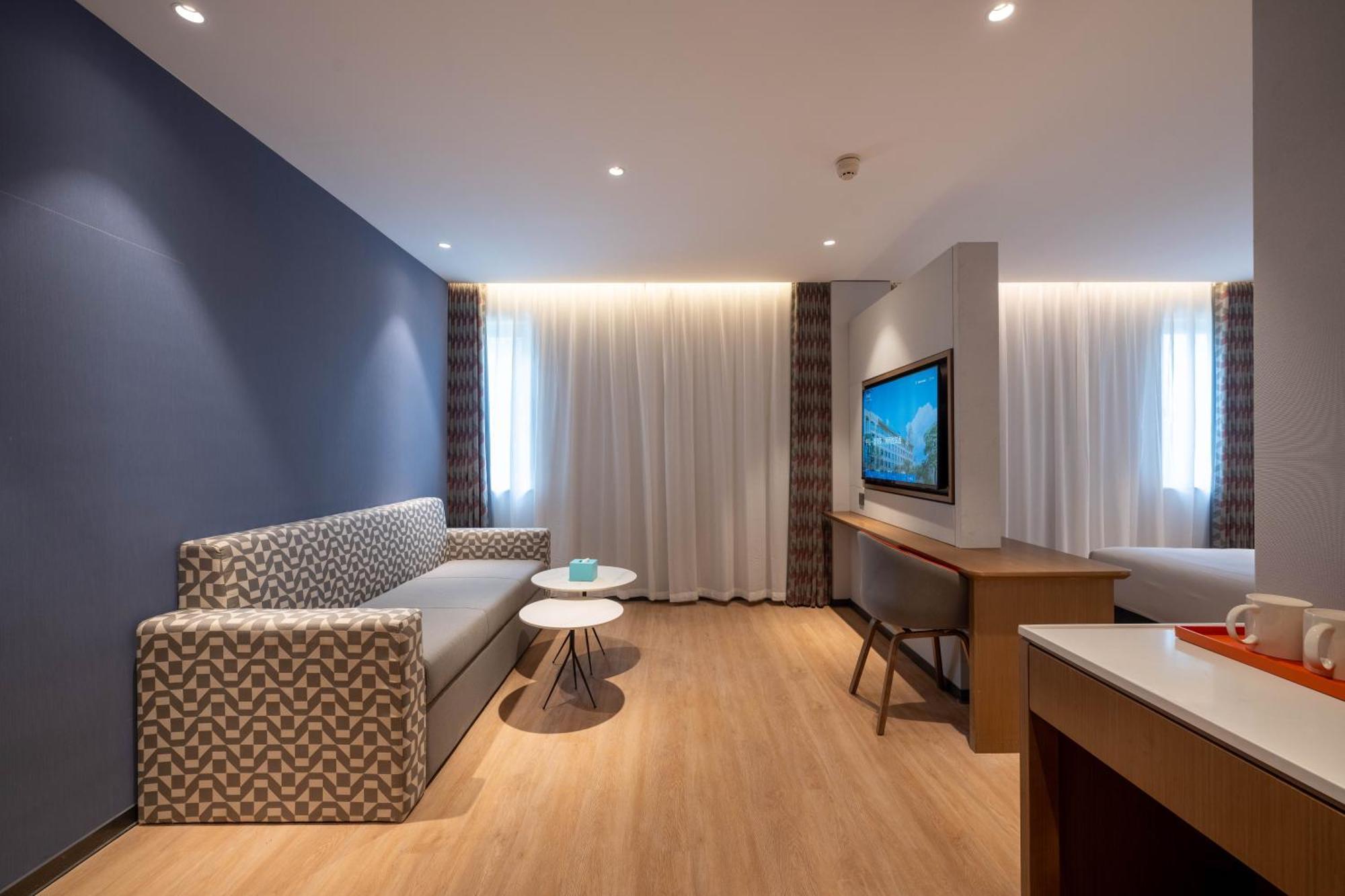 Holiday Inn Express Shanghai Pujiang Lianhang Road By Ihg Exterior foto