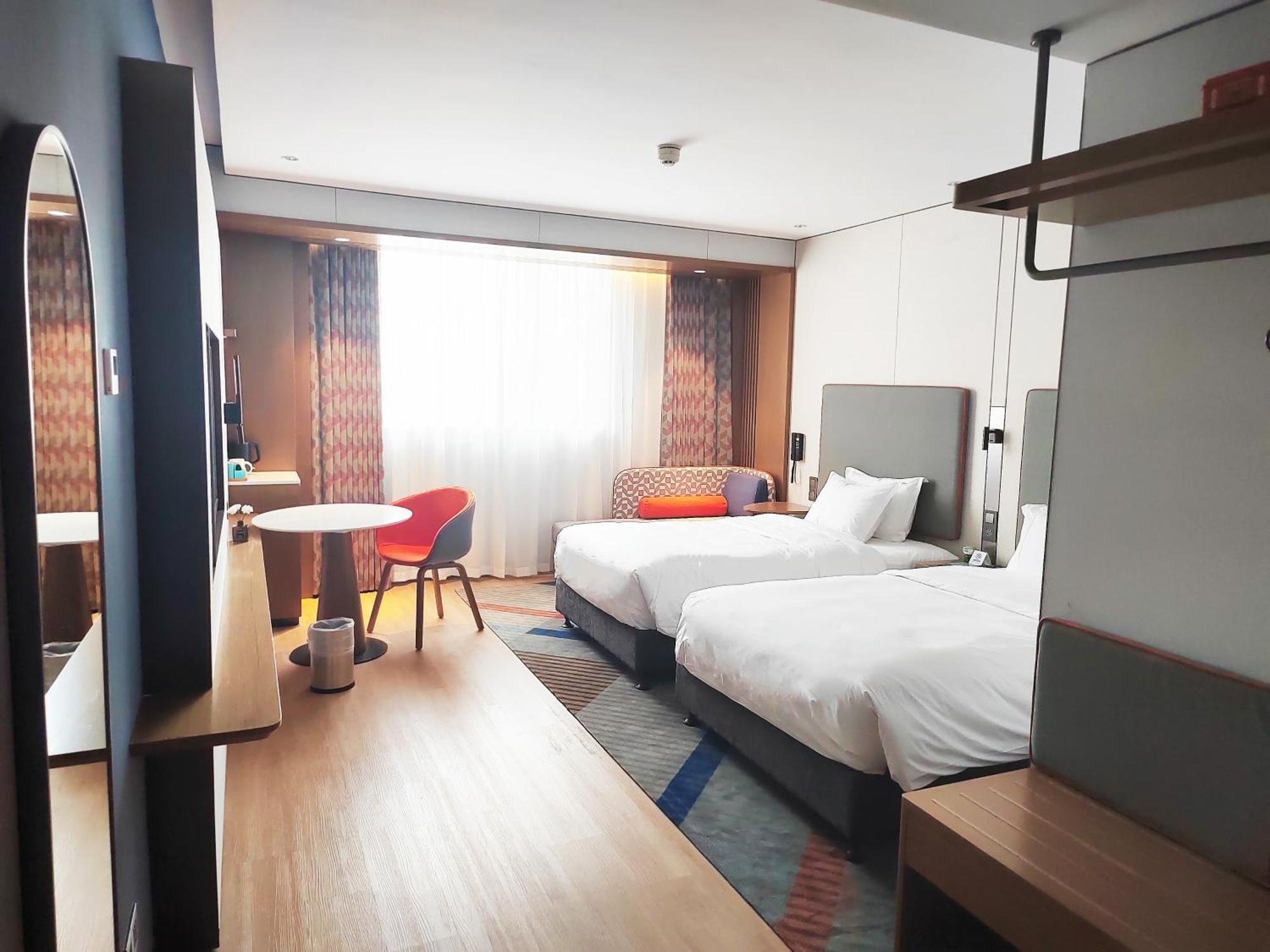 Holiday Inn Express Shanghai Pujiang Lianhang Road By Ihg Exterior foto