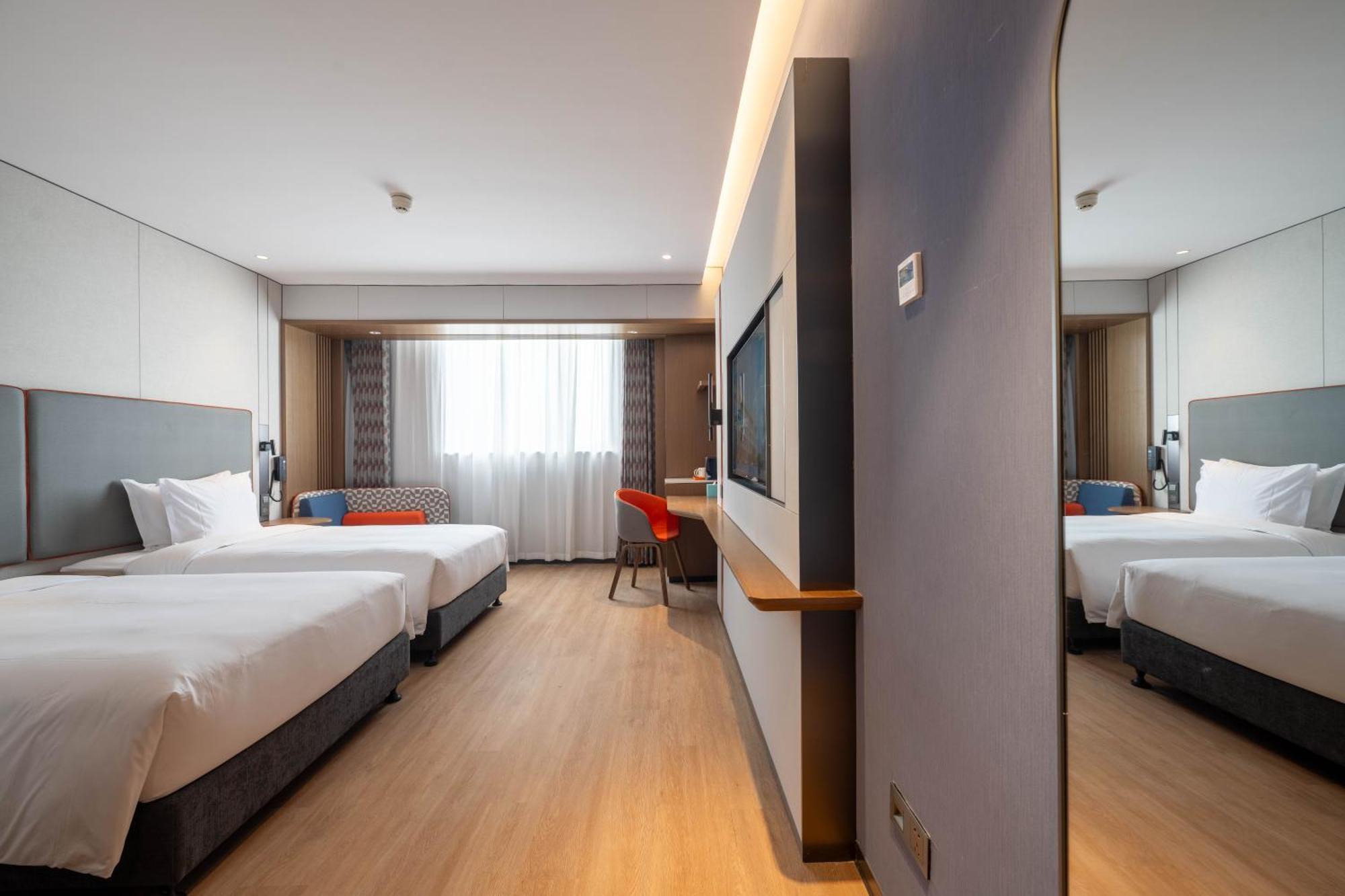 Holiday Inn Express Shanghai Pujiang Lianhang Road By Ihg Exterior foto