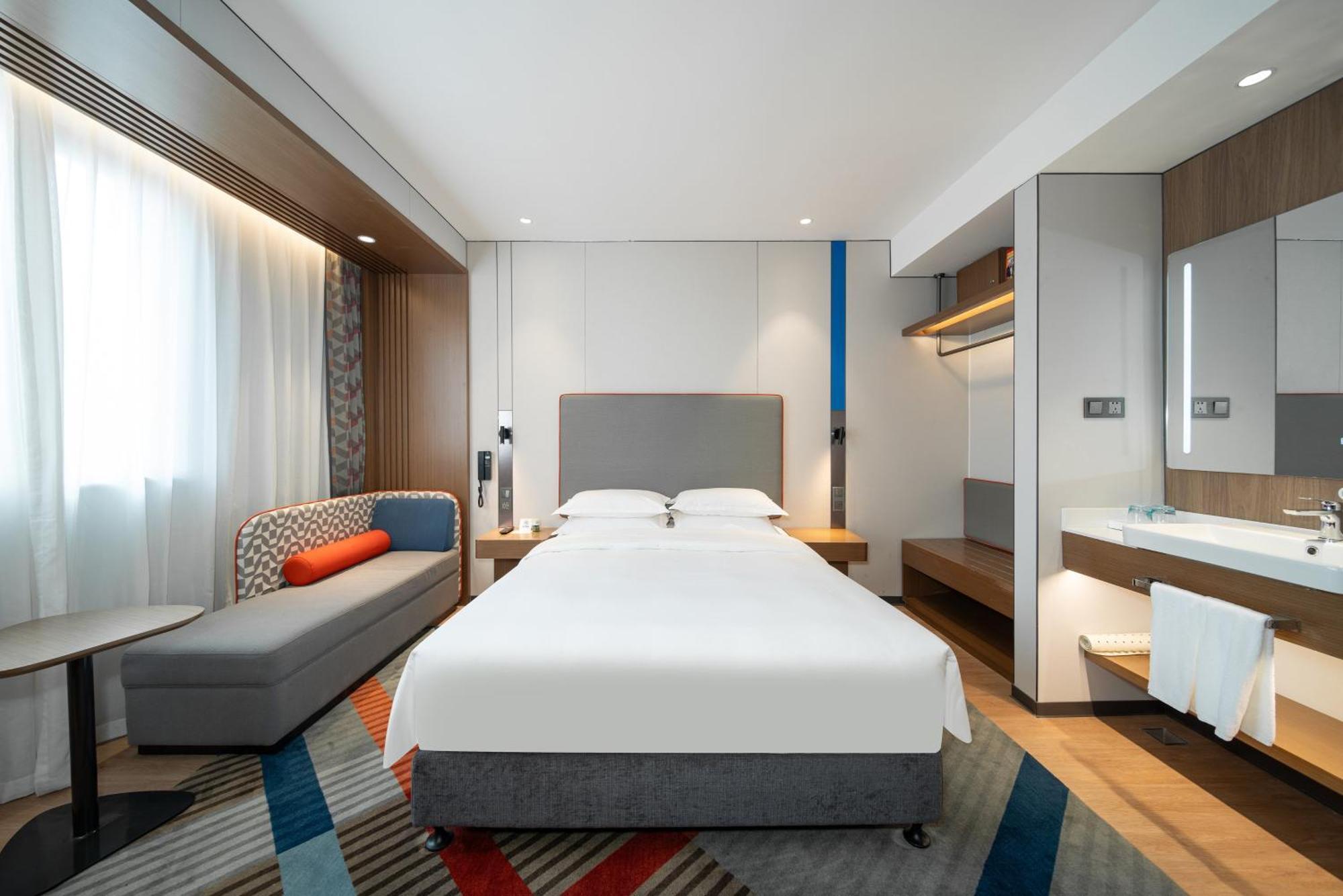 Holiday Inn Express Shanghai Pujiang Lianhang Road By Ihg Exterior foto