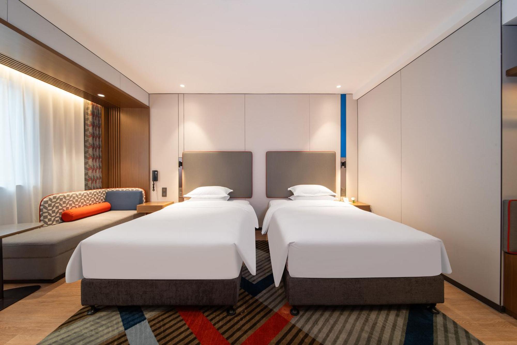 Holiday Inn Express Shanghai Pujiang Lianhang Road By Ihg Exterior foto